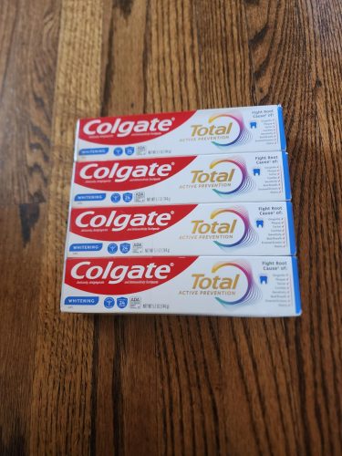 Colgate Total Whitening Toothpaste Gel with Fluoride – Mint Flavor, Enamel Strengthening & Fresh Breath, 4 Pack photo review