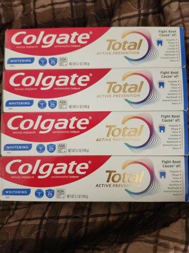 Colgate Total Whitening Toothpaste Gel with Fluoride – Mint Flavor, Enamel Strengthening & Fresh Breath, 4 Pack photo review